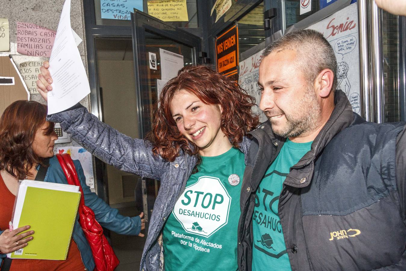 Sonia y Paco ponen fin a 94 días acampados