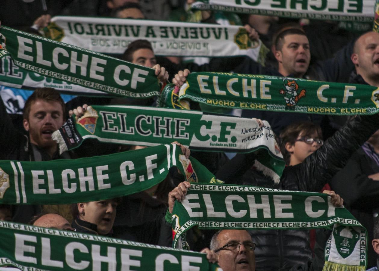 La afición anima al Elche CF