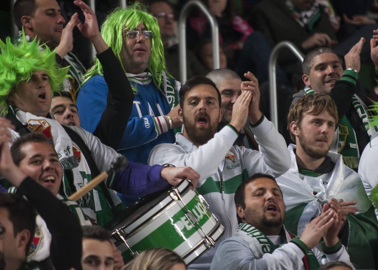 La afición anima al Elche CF