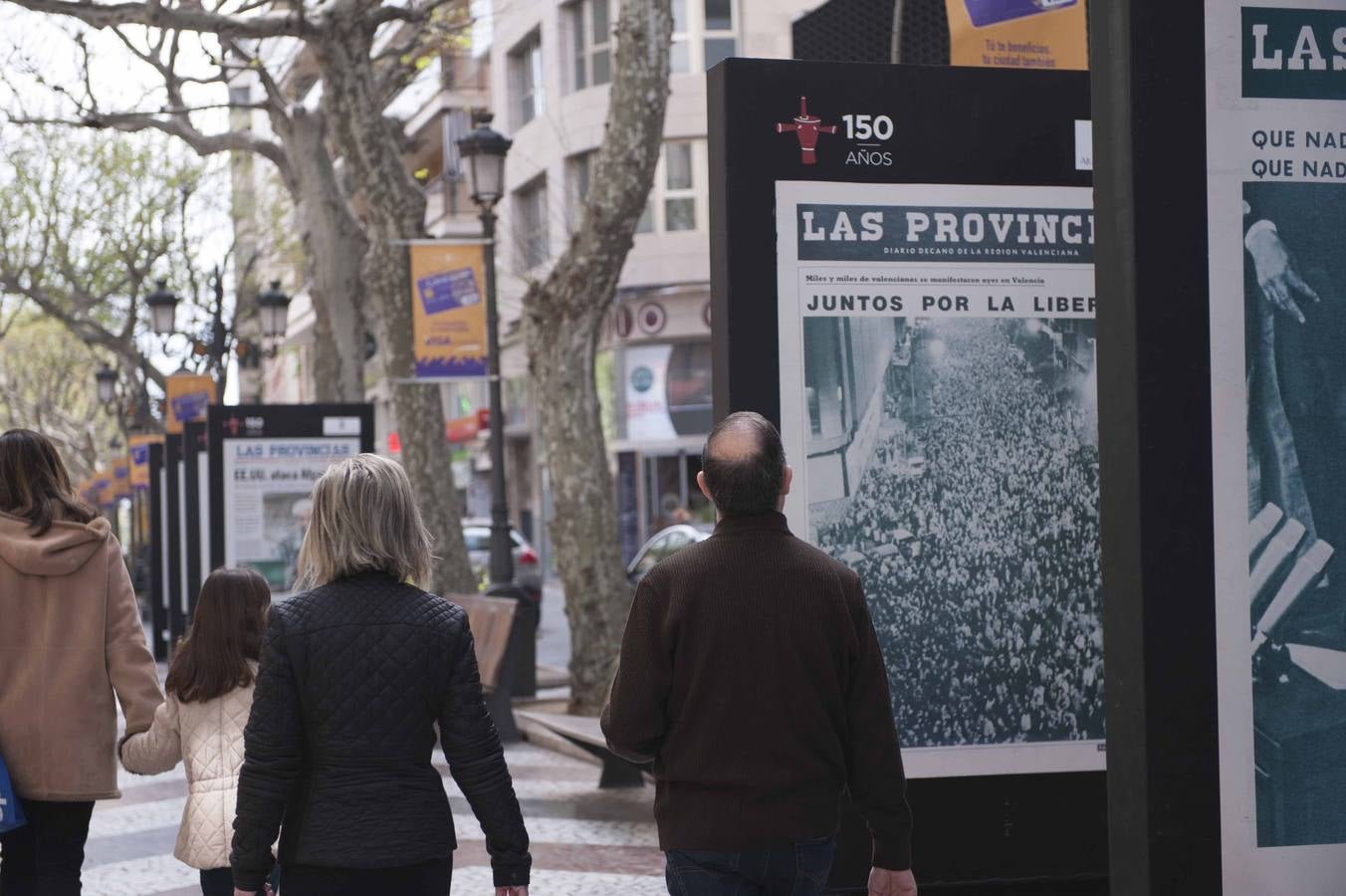 &#039;150 aniversario de LAS PROVINCIAS&#039;: Gandia acoge la exposición de portadas históricas