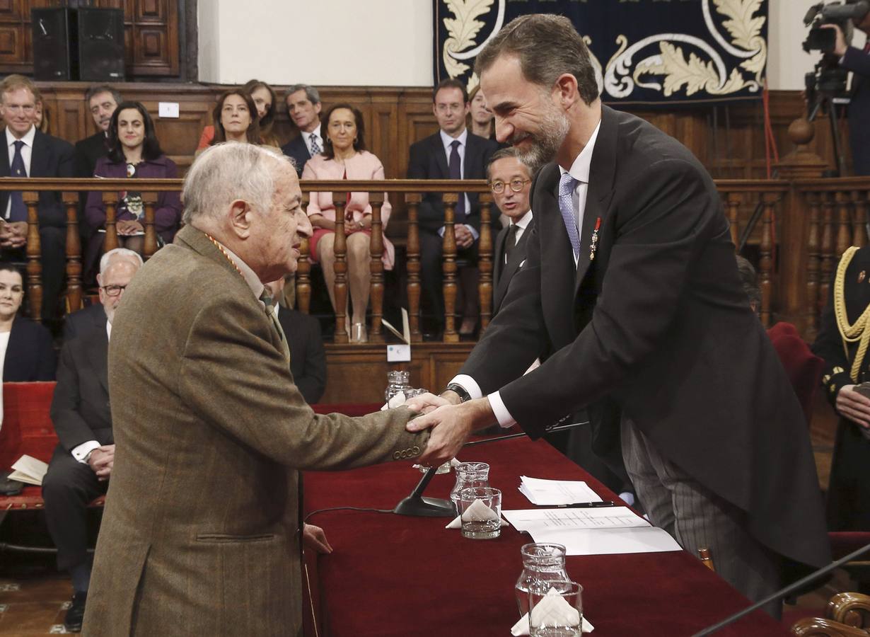 Los Reyes presiden la ceremonia de entrega del Cervantes 2014