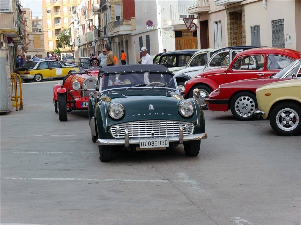 I Concentración de coches y motos clásicas en Alcàsser