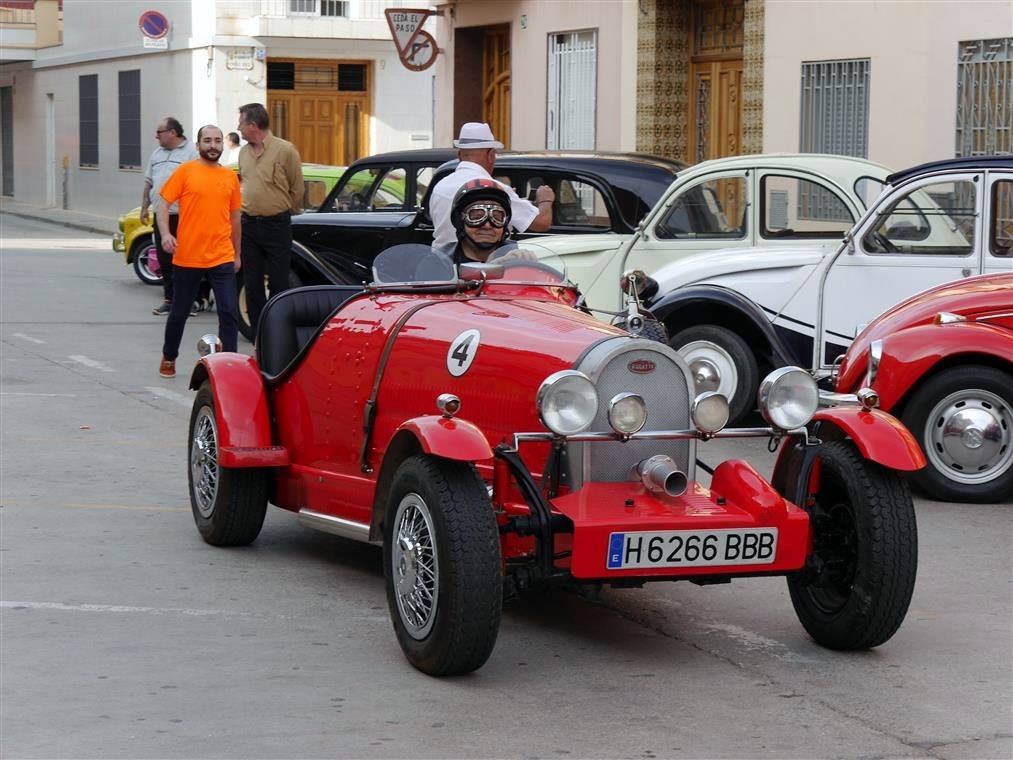 I Concentración de coches y motos clásicas en Alcàsser