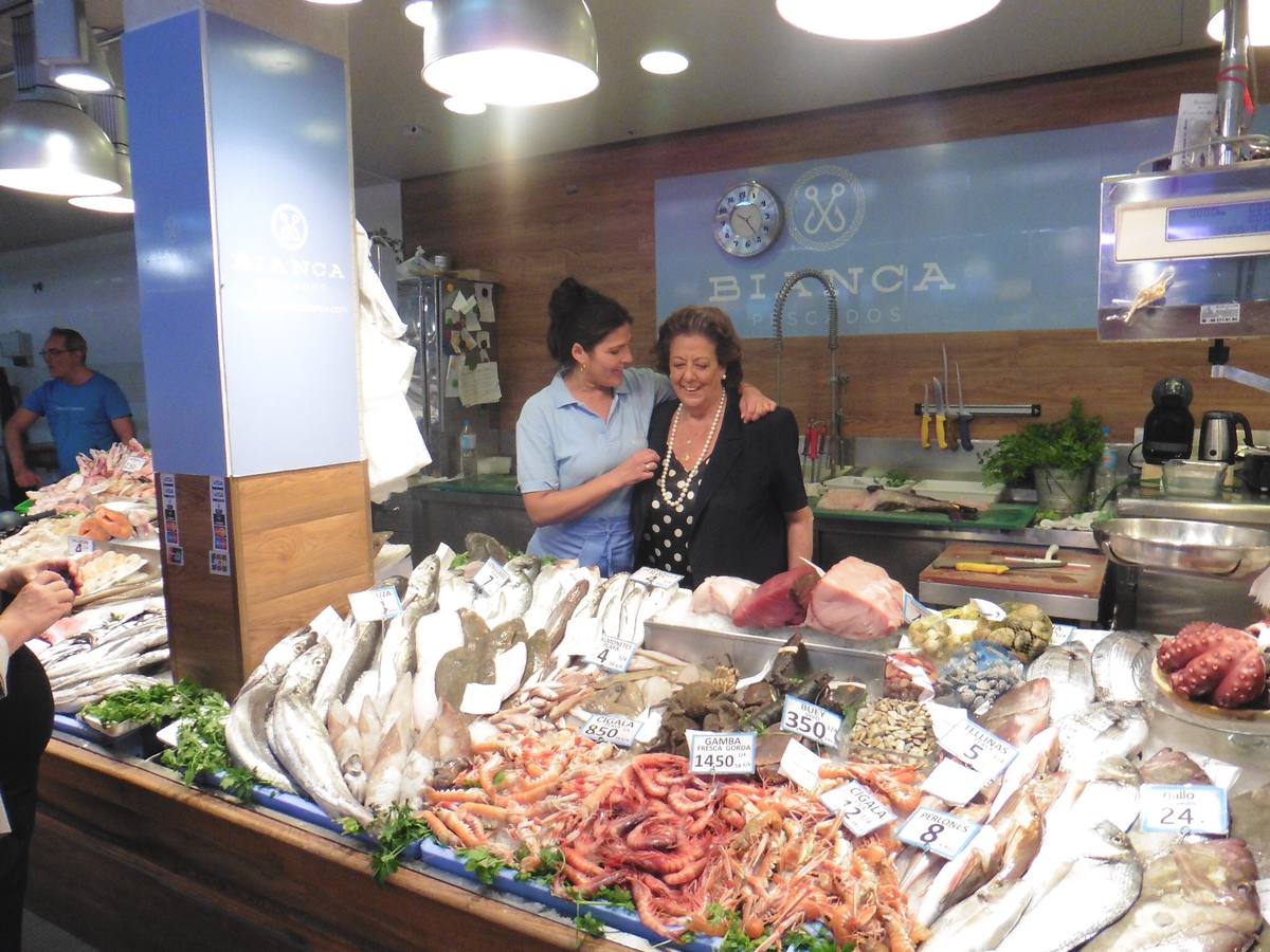 Barberá durante su visita de hoy viernes al Cabañal.