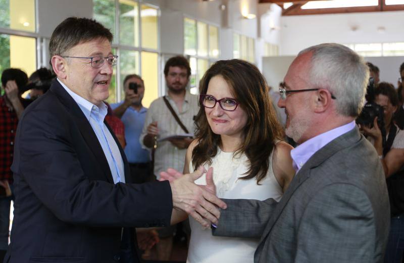 PSPV, Compromís y Podemos firman un acuerdo programático en el Botánico