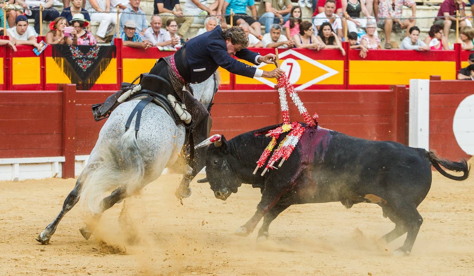 Corrida de rejones para Fermín Bohórquez, Andy Cartagena y Lea Vicens