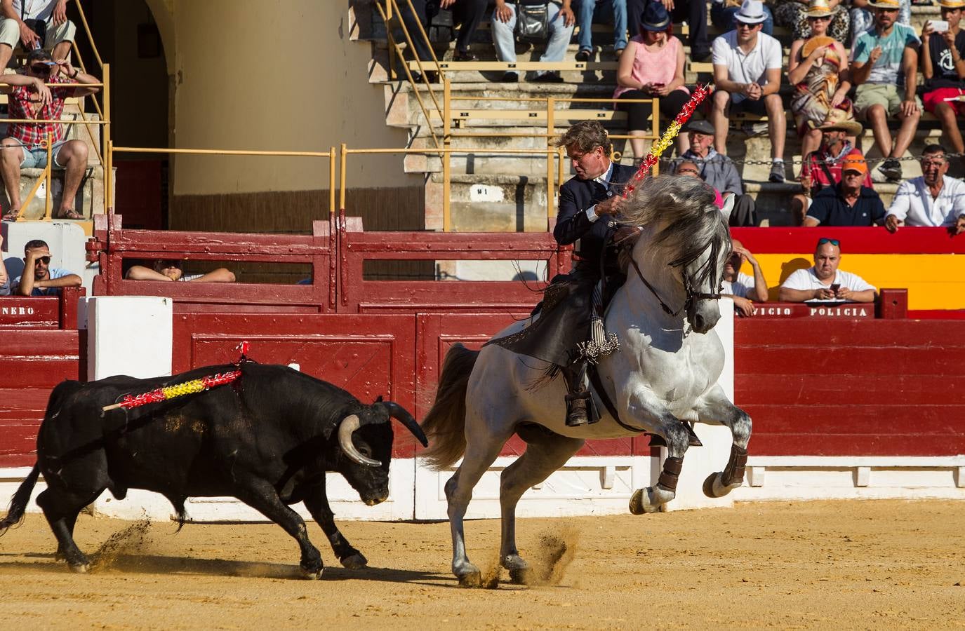 Corrida de rejones para Fermín Bohórquez, Andy Cartagena y Lea Vicens