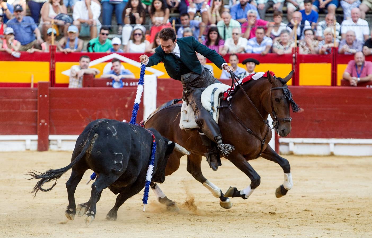 Corrida de rejones para Fermín Bohórquez, Andy Cartagena y Lea Vicens