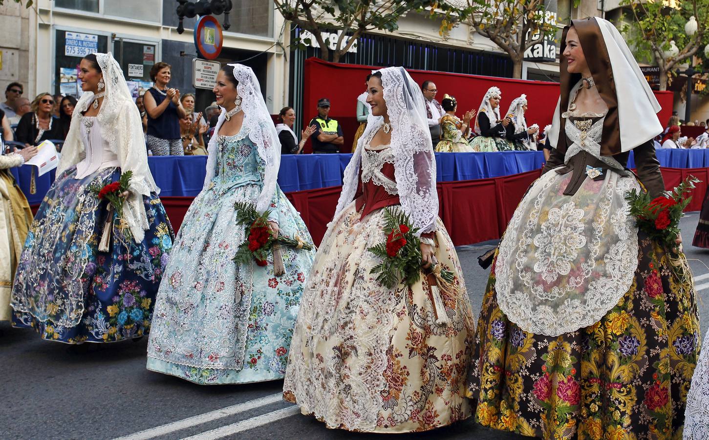 Primera jornada de la Ofrenda de Flores