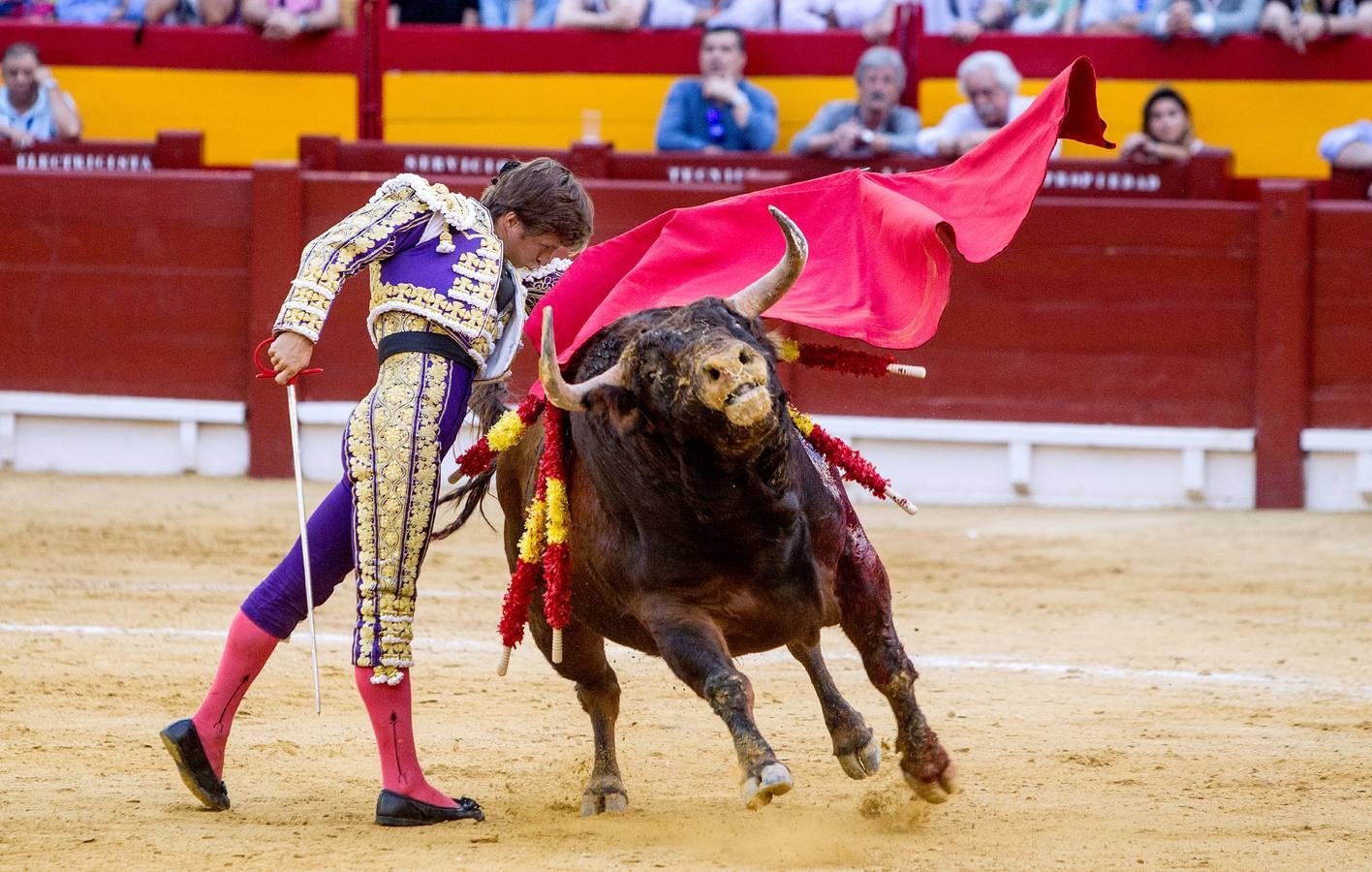 El Juli y Talavante abren la Puerta Grande