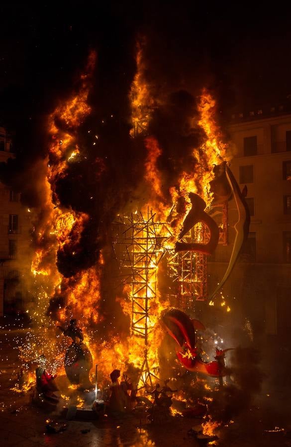 Cremá de la Hoguera Oficial de Alicante