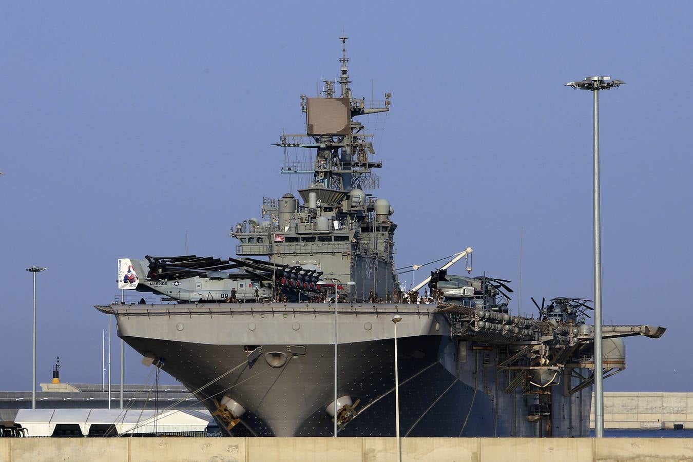 El portaaviones Iwo Jima, en Valencia