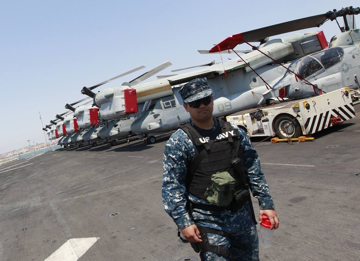 El portaaviones Iwo Jima, en Valencia