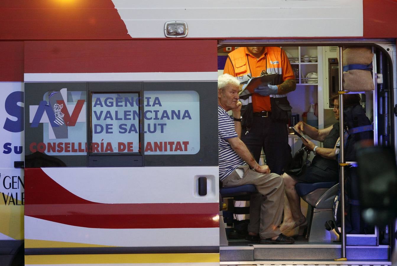 Las imágenes del accidente en una terraza de la avenida Burjassot