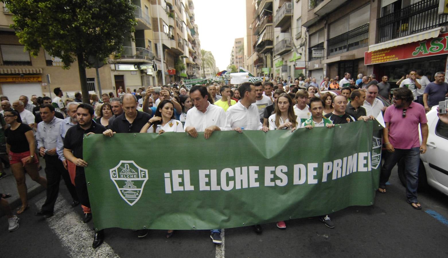 Manifestación por el descenso del Elche CF