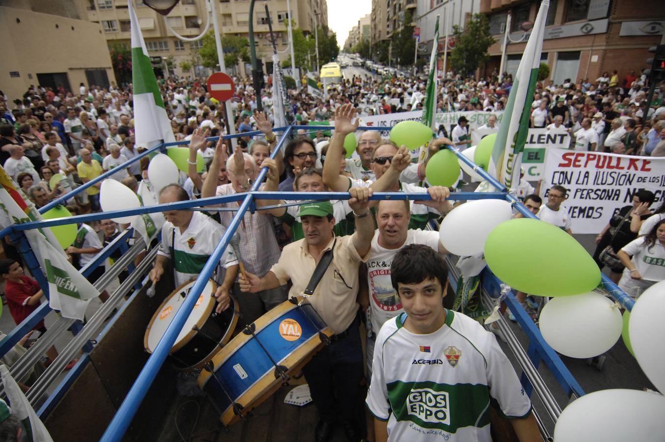 Manifestación por el descenso del Elche CF