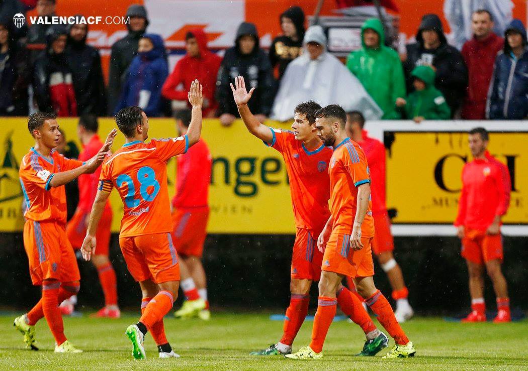 El Valencia CF golea en el primer partido de pretemporada