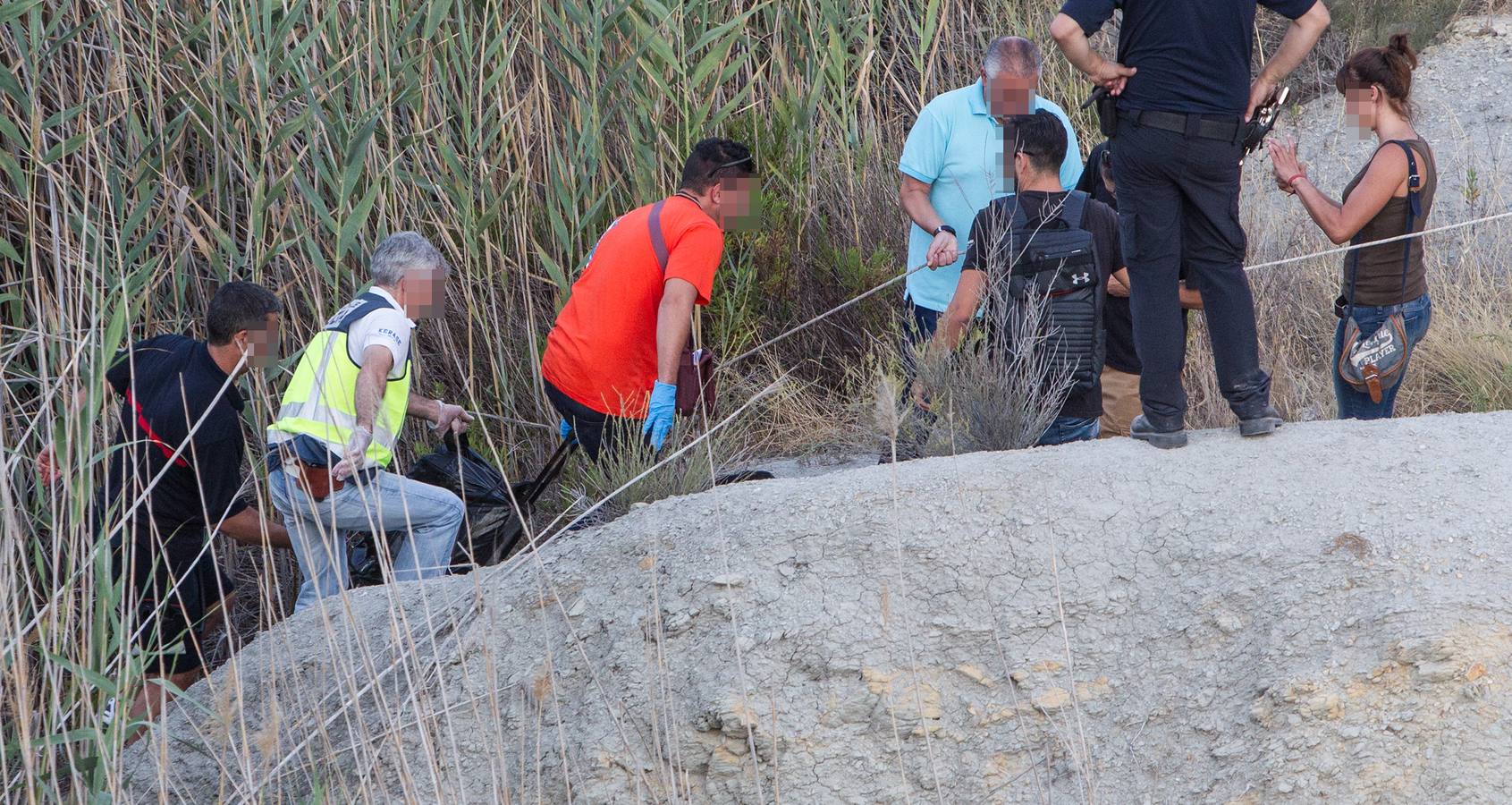 Hallan tres maletas con restos humanos descuartizados en las lagunas de Rabasa