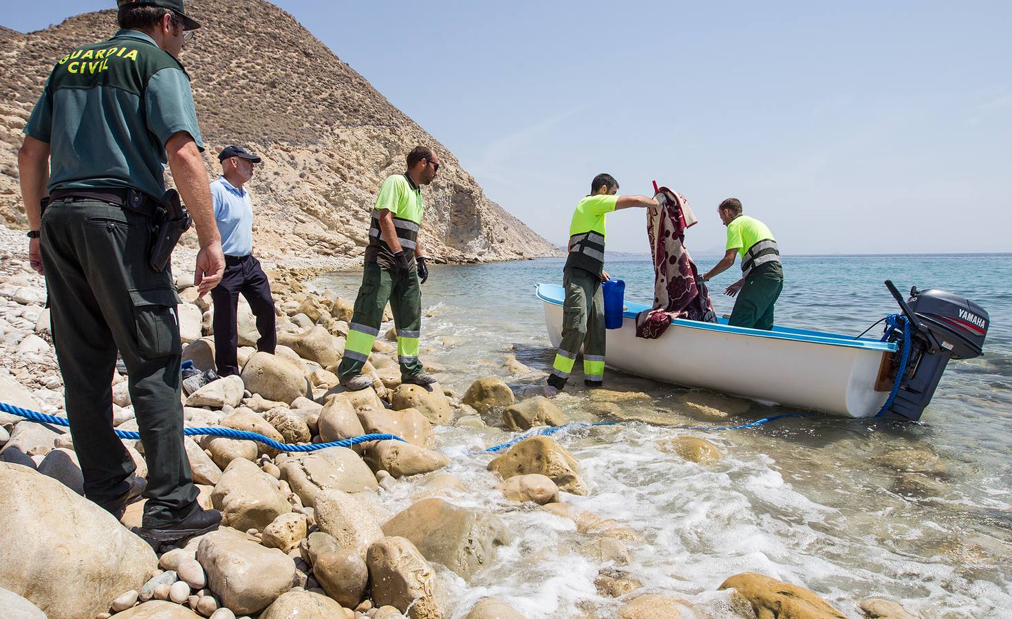 Localizan una patera en la costa de El Campello