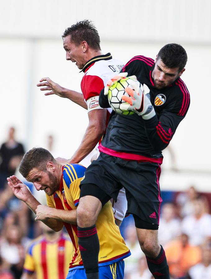 La victoria del Valencia en Alzira frente al PSV, en imágenes