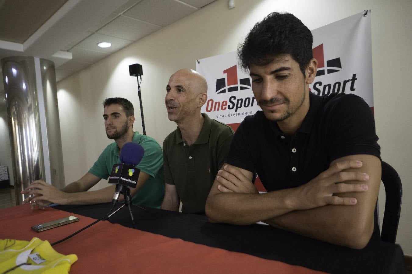 Presentación de los nuevos jugadores del Orihuela CF