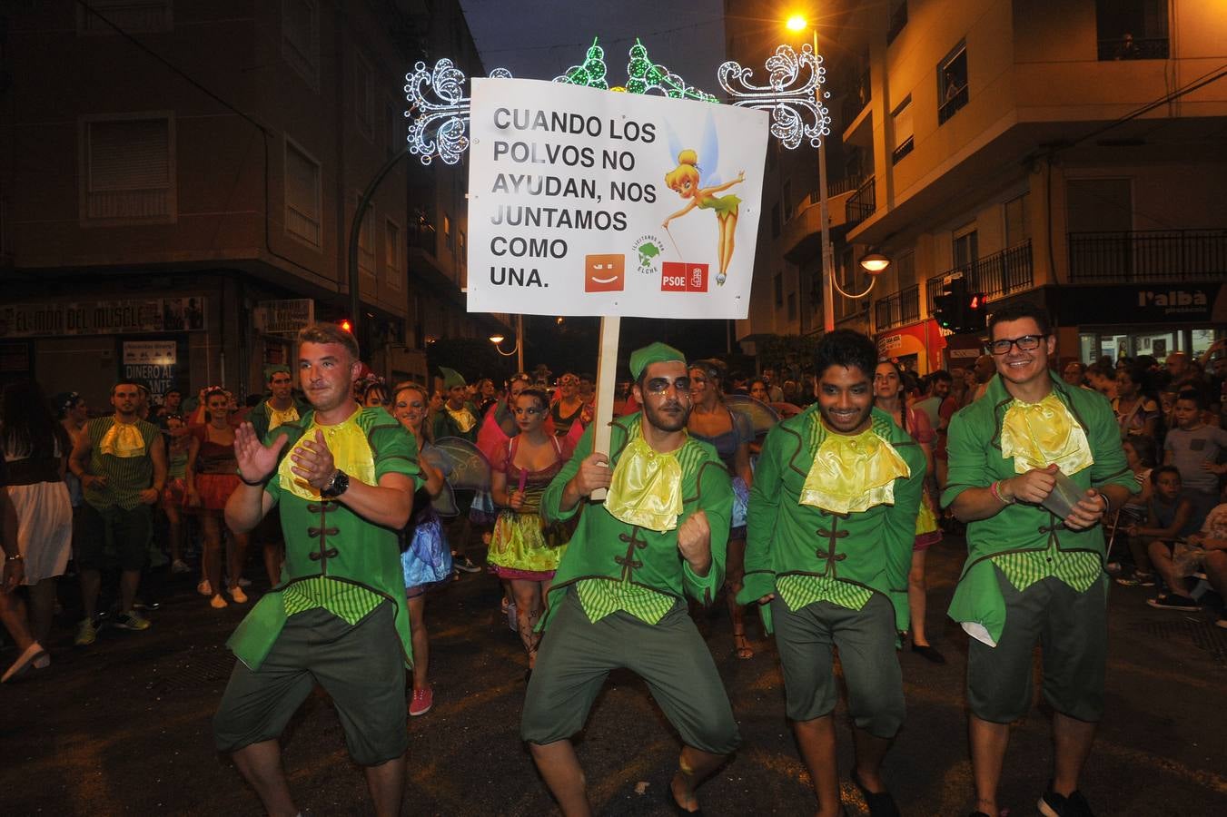 Desfile de la Gran Charanga en Elche