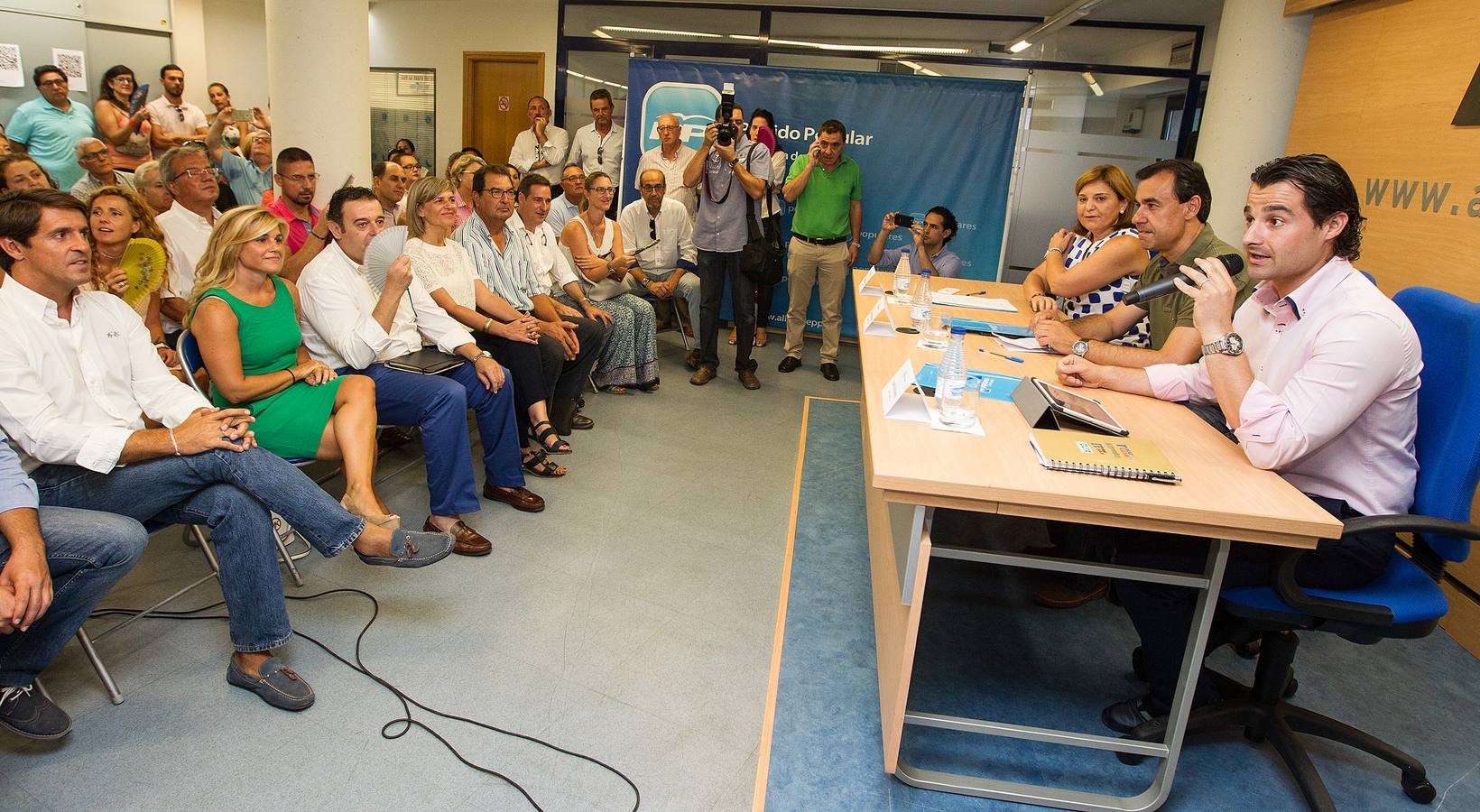 Fernando Martínez-Maíllo e Isabel Bonig participan en un acto del PP alicantino