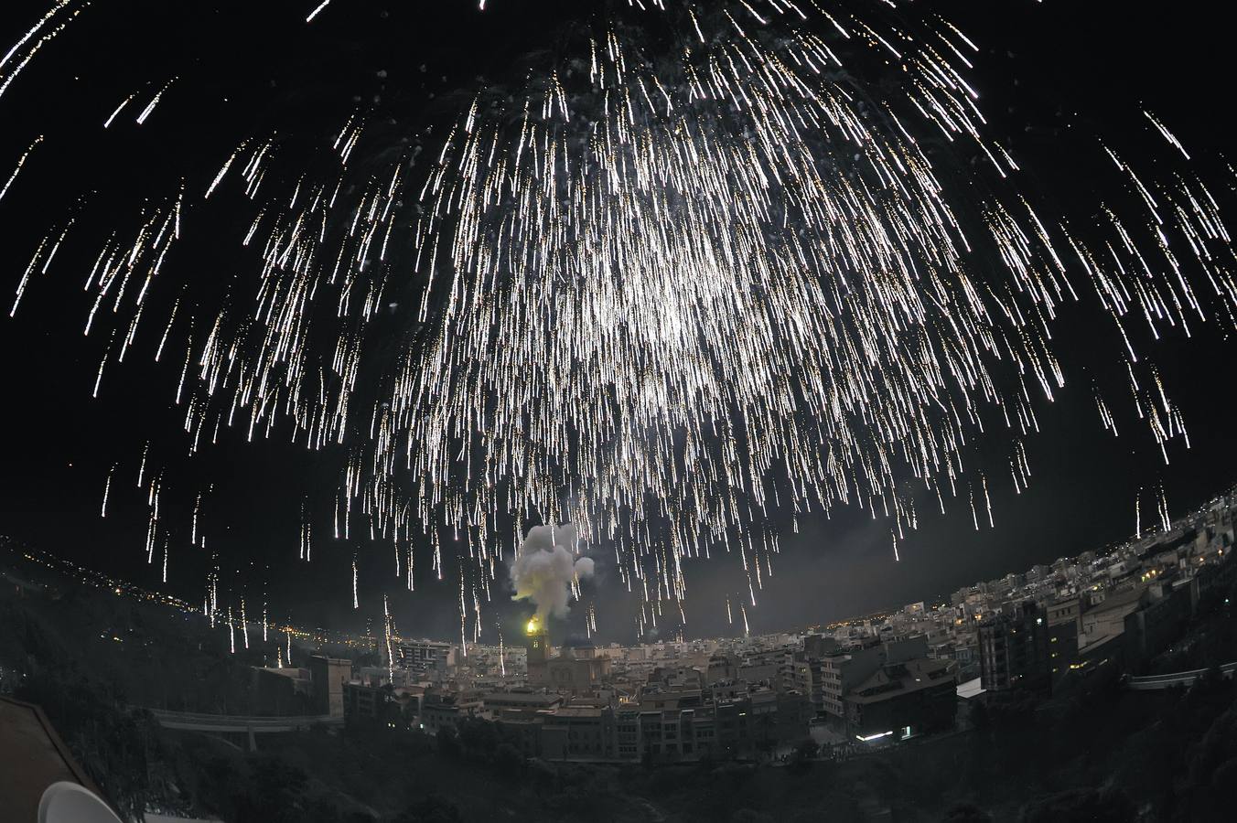 La Nit de l&#039;Albà ilumina Elche