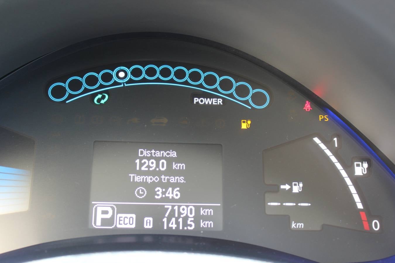 Prueba: Nissan Leaf, tan bueno como un compacto pero en eléctrico