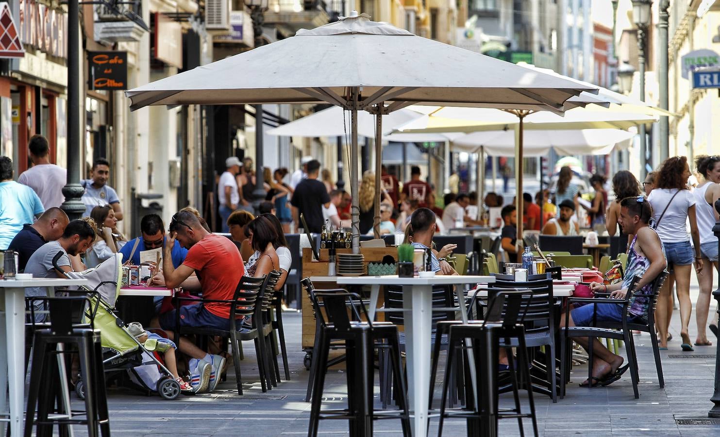 Los hosteleros no descartan ir a los tribunales por la reordenación de veladores