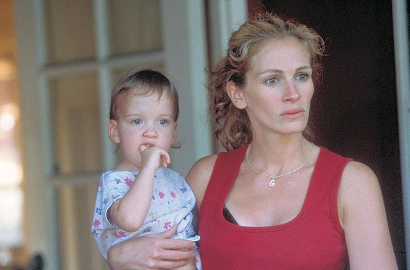 Julia Roberts en 'Erin Brockovich', con la que ganó el Oscar a la mejor actriz.. Ha ingresado 16 millones.