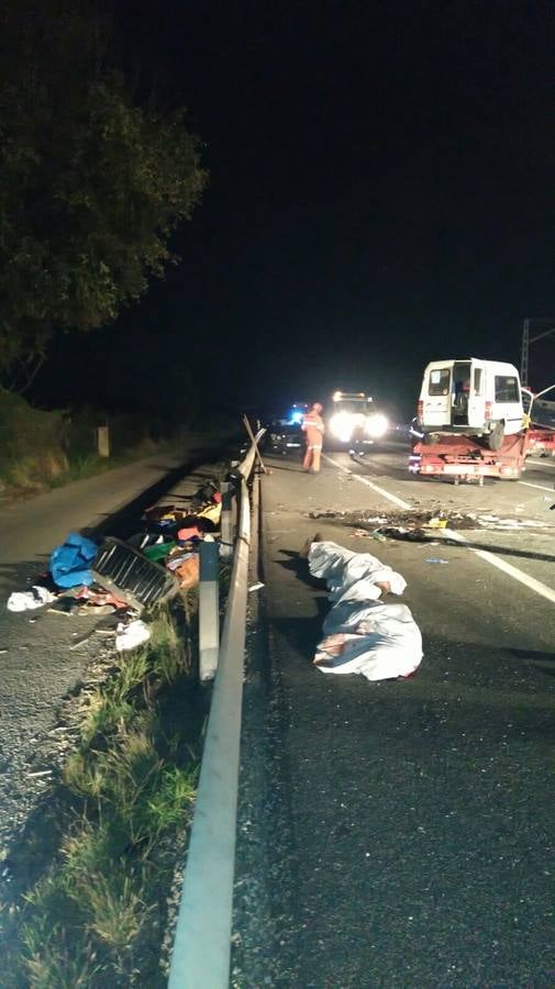 Dos muertos y cinco heridos tras el choque de tres vehículos en Cullera