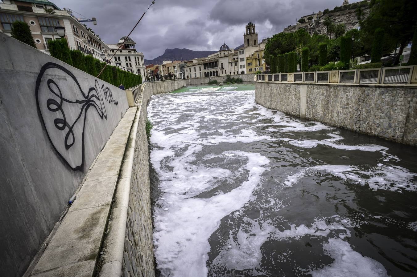 Medio Ambiente pide a la CHS información sobre el vertido al río