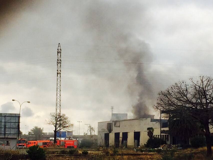 Incendio Industrial en la Pista de Ademuz, a la altura de Paterna