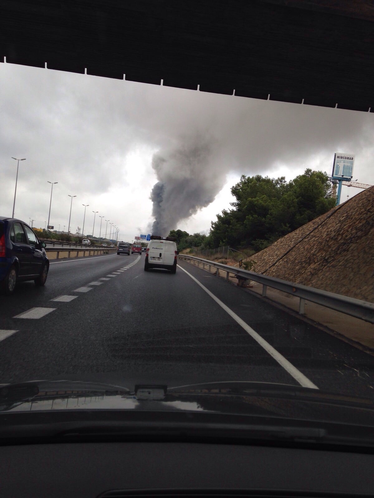 Incendio Industrial en la Pista de Ademuz, a la altura de Paterna