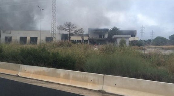 Incendio Industrial en la Pista de Ademuz, a la altura de Paterna