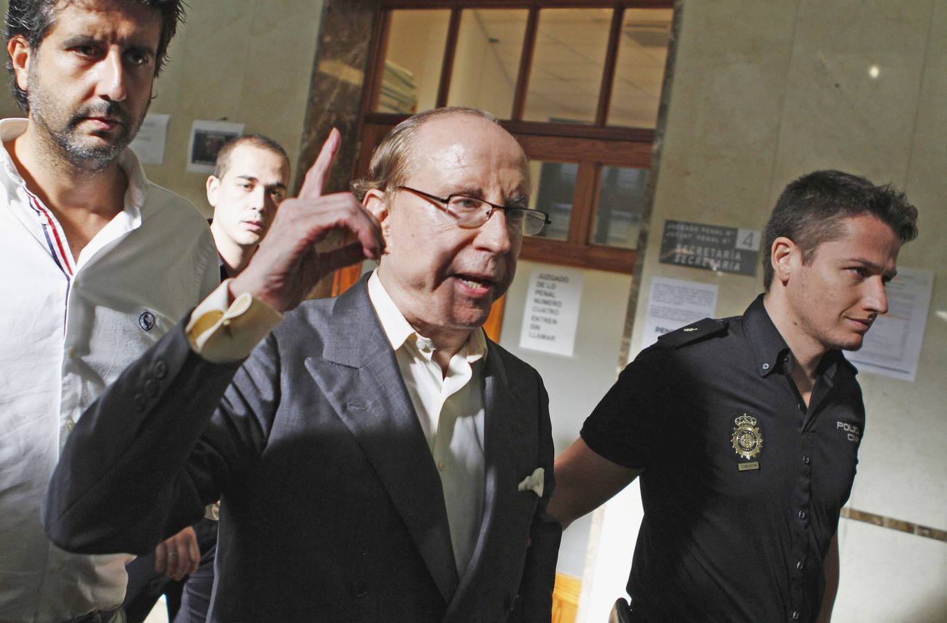 José María Ruiz-Mateos acude a declarar a los Juzgados de Palma en agosto de 2012 acusado de estafa en la venta de dos hoteles.