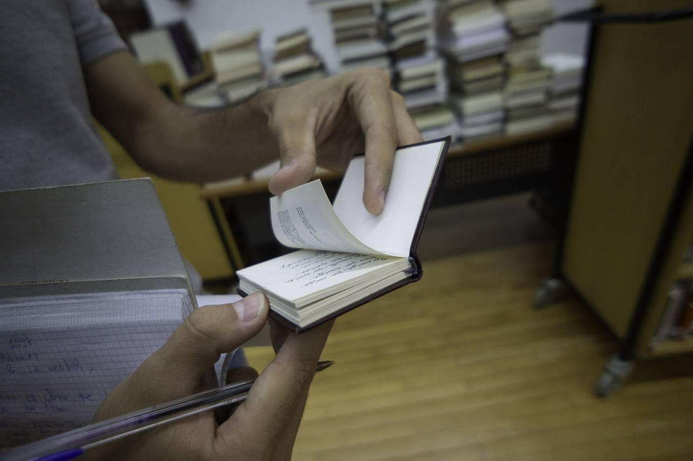 El director de la FMH cede cinco mil libros a la la biblioteca Fernando de Loaces