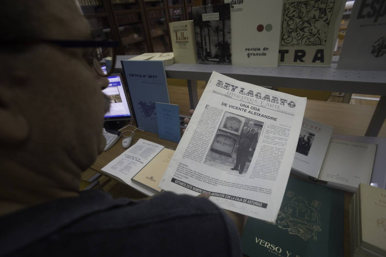 El director de la FMH cede cinco mil libros a la la biblioteca Fernando de Loaces