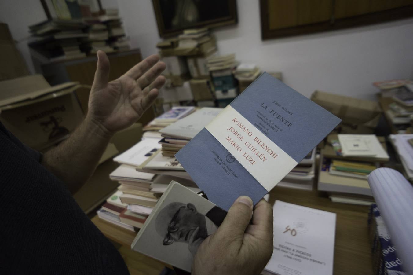 El director de la FMH cede cinco mil libros a la la biblioteca Fernando de Loaces