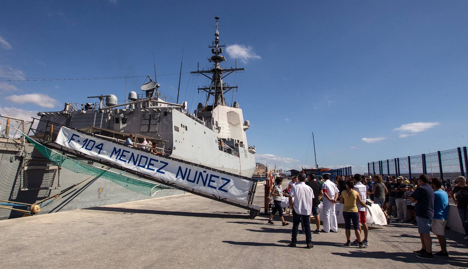 La fragata &#039;Méndez Núñez&#039; hace escala en Alicante