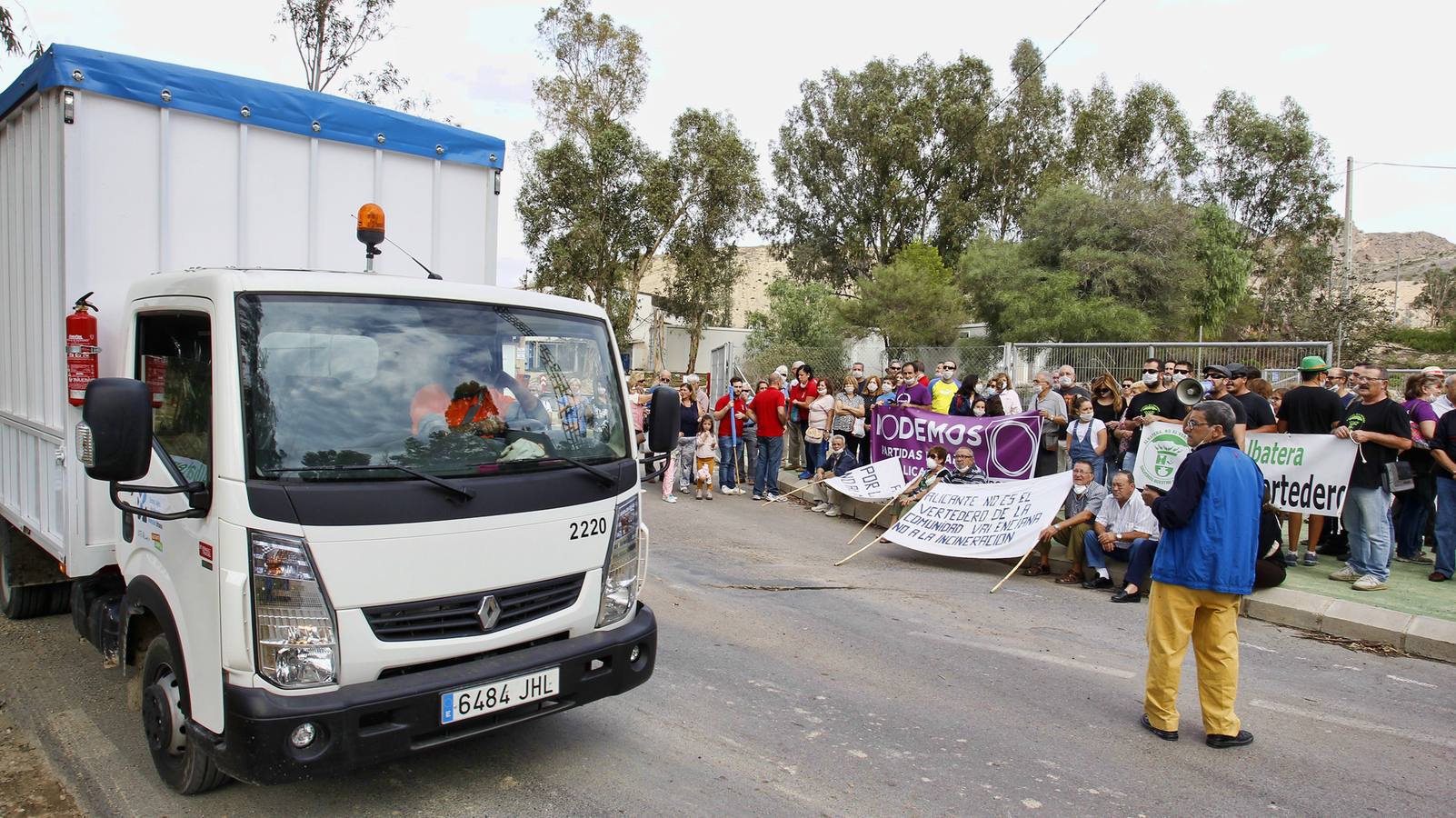 Los vecinos de las partidas protestan contra el mal olor de Fontcalent