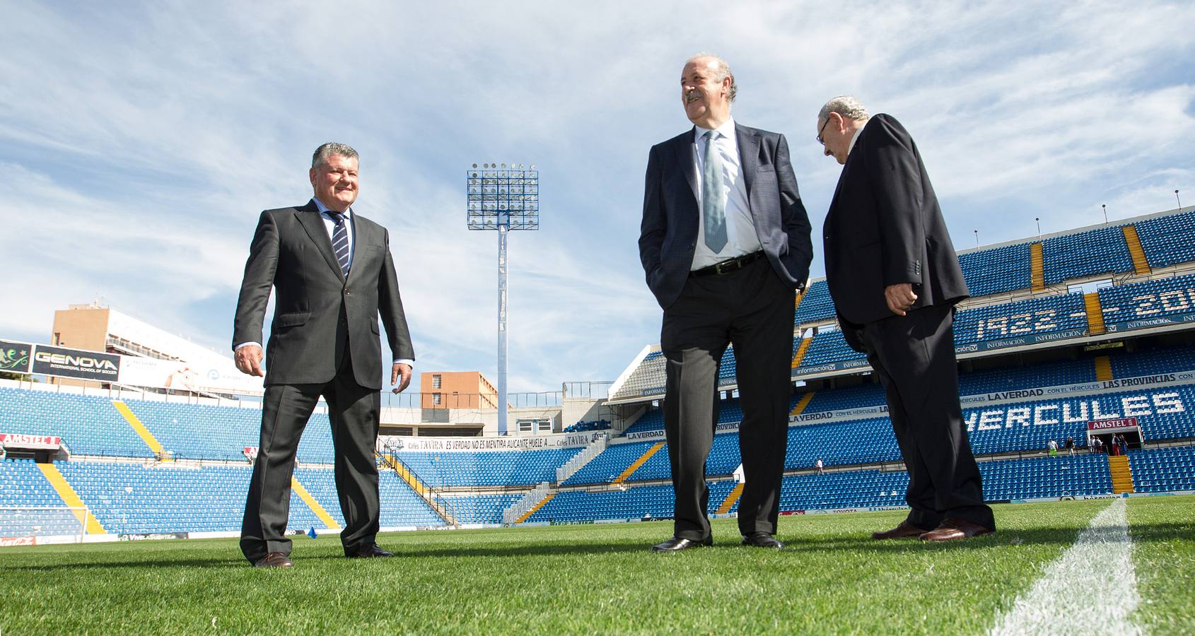 Del Bosque se toma el España-Inglaterra en el Rico Pérez como si fuera un partido oficial