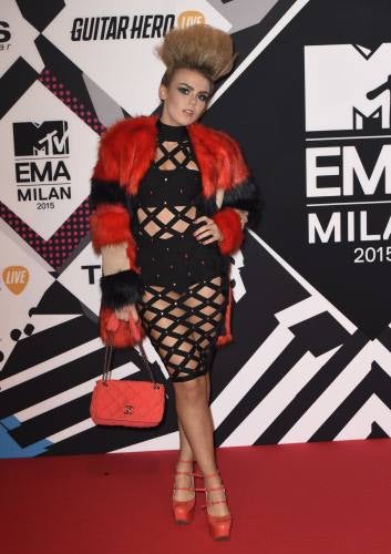 ¿Con cuál de estos looks te quedas de la MTV Europe Music Awards?