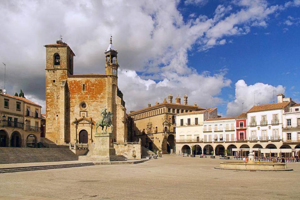 Plaza Mayor de Trujillo.. 