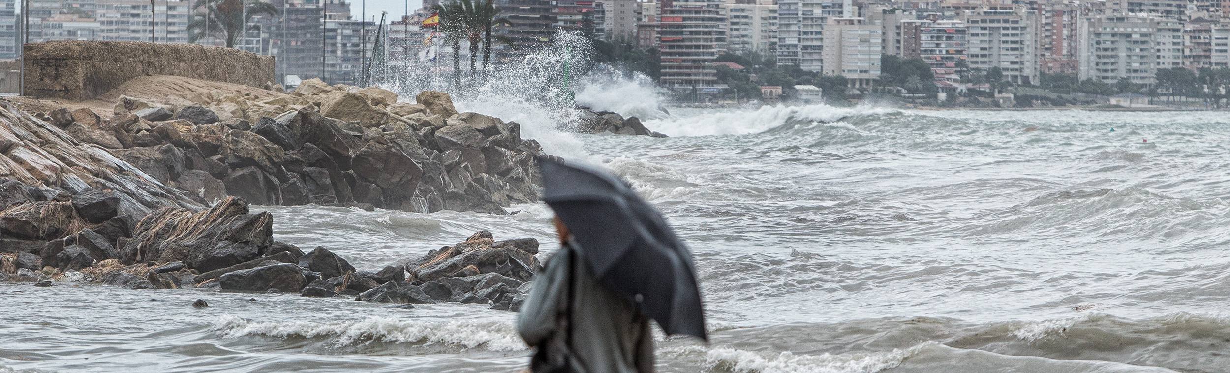 El temporal causa destrozos, suspende clases y deja más de 100 litros en 12 horas