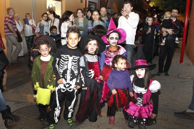 Éxito de la fiesta Halloween en Dènia