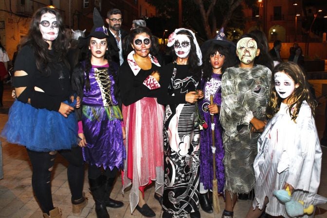 Éxito de la fiesta Halloween en Dènia