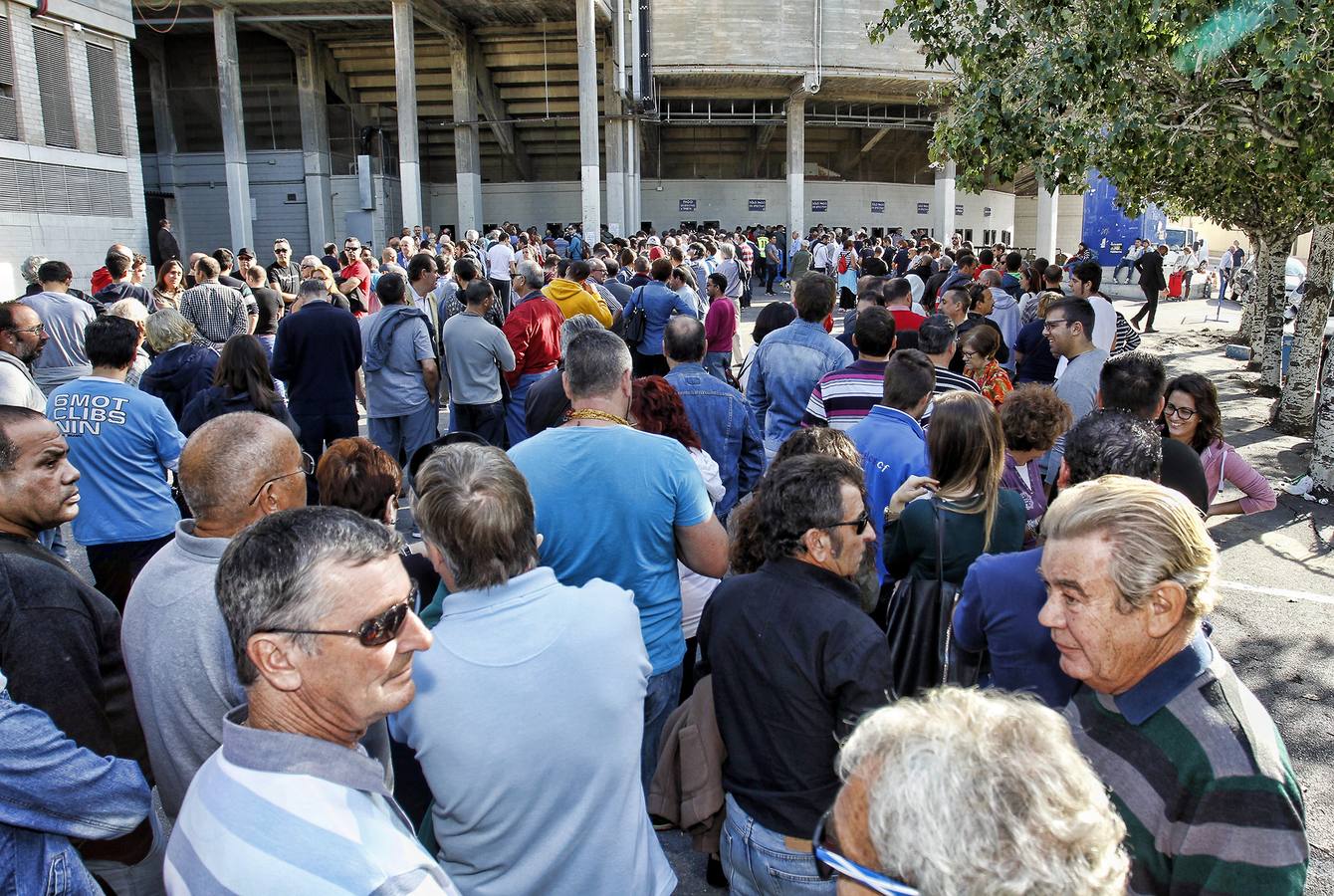 Larga colas para comprar las entradas del amistoso España-Inglaterra