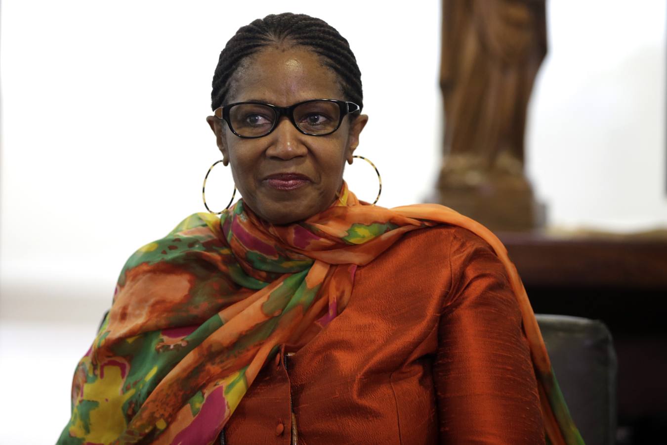 La directora de la ONU Mujeres, Phumzile Mlambo-Ngcuka, dice estar contenta con los avances legislativos en Latinoamérica. La directora ejecutiva de ONU Mujeres, Phumzile Mlambo-Ngcuka, en el Palacio del Planalto en Brasilia. Mlambo-Ngcuka se mostró hoy, jueves 19 de noviembre, satisfecha con los avances que en los últimos años se han producido en la legislación a favor de los derechos de la mujer en Latinoamérica, si bien lamentó que su implementación en ocasiones "se está quedando atrás".